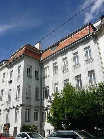 Altbauhauptmiete in Grünruhelage mit 8m² Terrasse