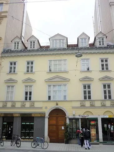  Individualisten! Terrassenwohnung in Zentrumslage