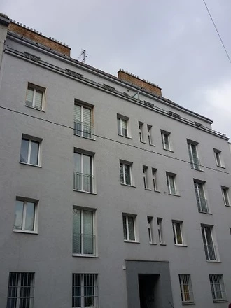 Altbauhauptmiete mit 11m² Terrasse 