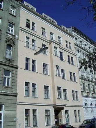 Altbauhauptmiete mit Blick in den Augarten!