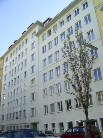 Ältere Neubauhauptmiete in Hofruhelage