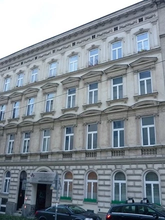 Altbauhauptmiete in Zentrumslage! 